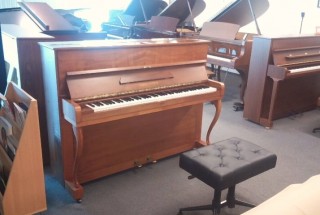 ベヒシュタイン12b（12n）とベヒシュタインclassic118、それぞれのピアノ　輸入ピアノBECHSTEIN