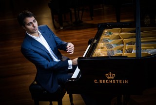 サリーム・アシュカール（Pianist） -1　輸入ピアノ　BECHSTEIN