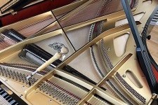 ピアノが語ってくれたものシリーズ　 ピアノの響板特性とハーモニー調律　その2　低音域の謎　響板インハーモニシティー　